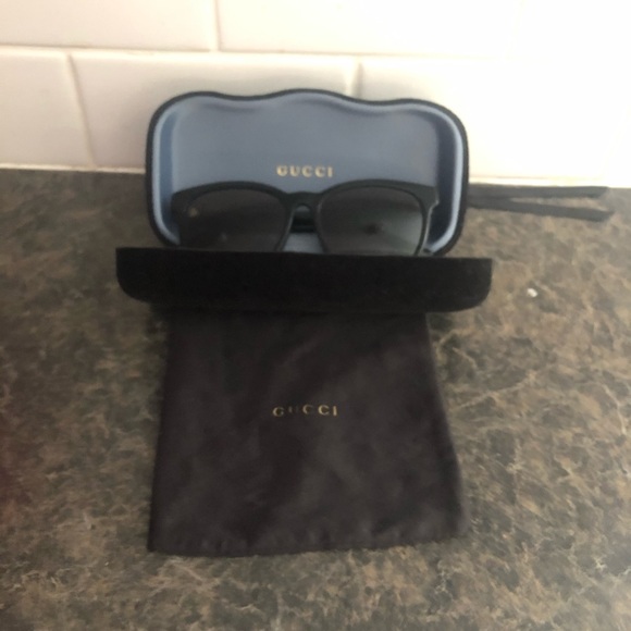 GUCCI SUNGLASSES - Picture 8 of 9